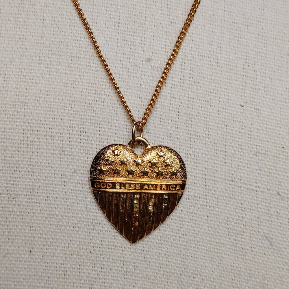 Vintage Avon God Bless America Heart Pendant Necklace 1986 Liberty Gold Tone